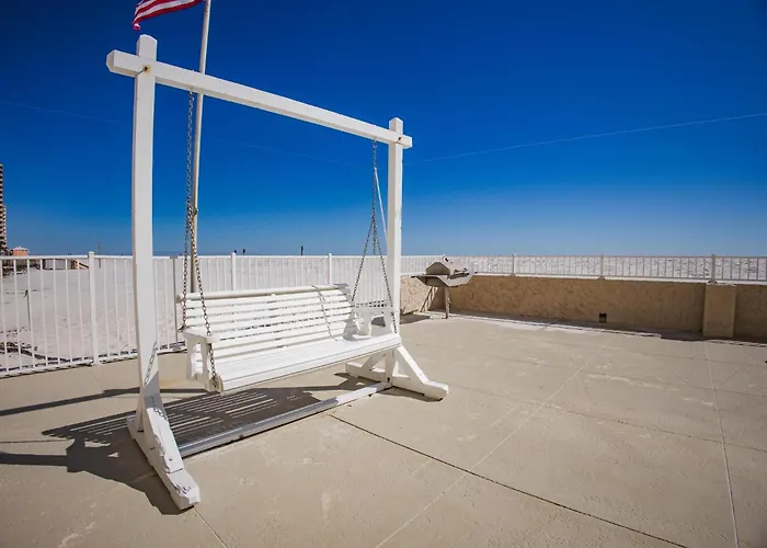 Edgewater 33 *